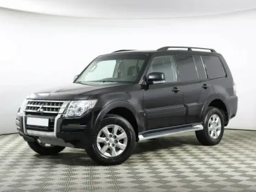 Pajero  IV Рестайлинг 2 103000 км, Черный