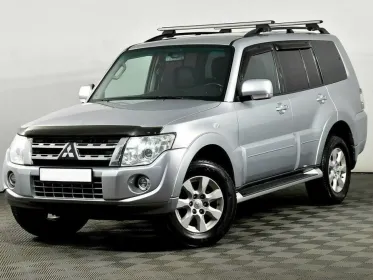Pajero  IV Рестайлинг 1 125000 км, Серебряный