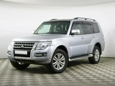Pajero  IV Рестайлинг 2 85000 км, Серебряный
