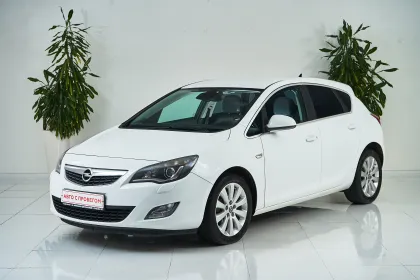 Astra  J 125000 км, Белый