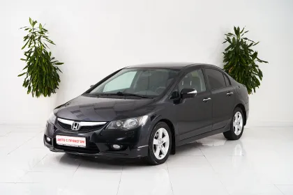 Civic  VIII Рестайлинг 108000 км, Черный