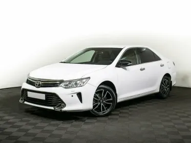 Camry  VII (XV50) Рестайлинг 2 89344 км, Белый